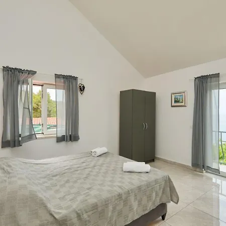 In With Sea View, Balcony, Air Conditioning, Wifi 5197-3 Appartement