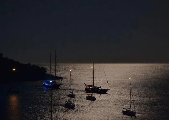 In With Sea View, Balcony, Air Conditioning, Wifi 5197-3 Lejlighed Saplunara