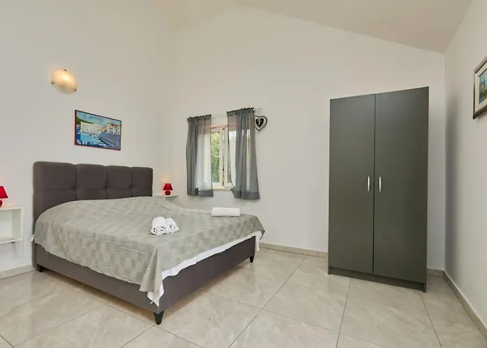 In With Sea View, Balcony, Air Conditioning, Wifi 5197-3 Saplunara