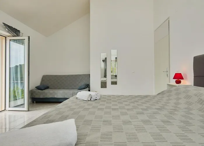 In With Sea View, Balcony, Air Conditioning, Wifi 5197-3 * Saplunara