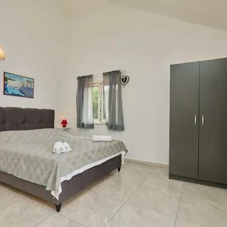 In With Sea View, Balcony, Air Conditioning, Wifi 5197-3 Saplunara